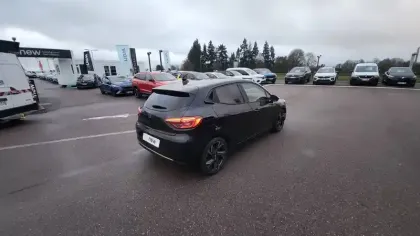 Photo 2 Renault Clio  E-Tech full hybrid 145