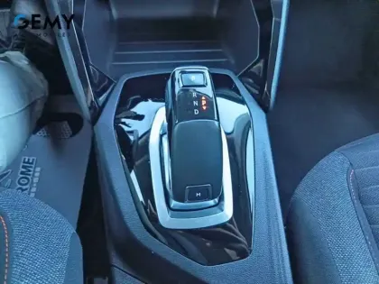 Photo 13 Peugeot 2008  BlueHDi 130 S&S EAT8