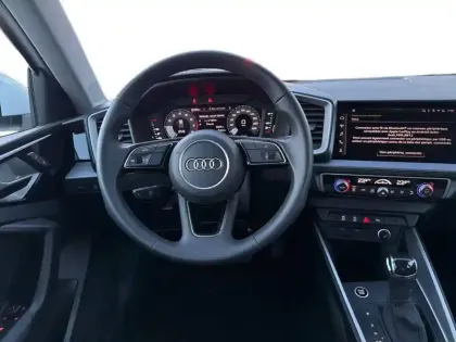 Photo 11 Audi A1  Sportback 30 TFSI 116 ch S tronic 7