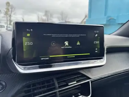 Photo 21 Peugeot 2008  BlueHDi 130 S&S EAT8