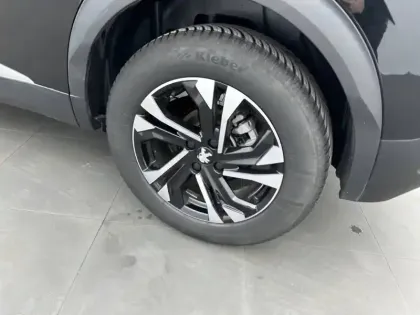 Photo 36 Peugeot 2008  BlueHDi 130 S&S EAT8