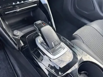 Photo 13 Peugeot 2008  BlueHDi 130 S&S EAT8