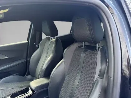 Photo 10 Peugeot 2008  BlueHDi 130 S&S EAT8