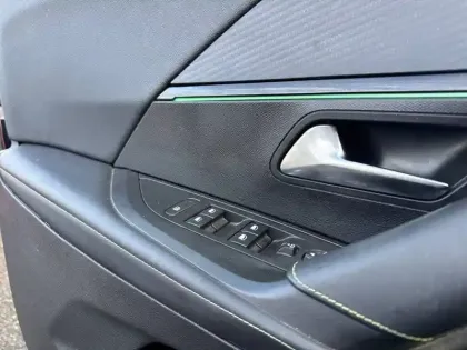 Photo 20 Peugeot 2008  BlueHDi 130 S&S EAT8