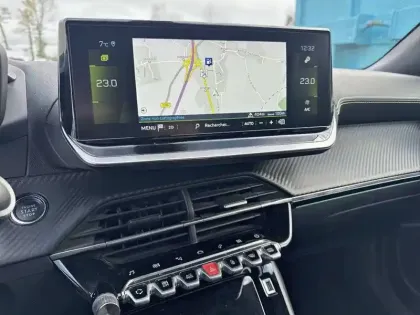 Photo 14 Peugeot 2008  BlueHDi 130 S&S EAT8