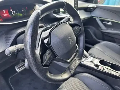 Photo 8 Peugeot 2008  BlueHDi 130 S&S EAT8