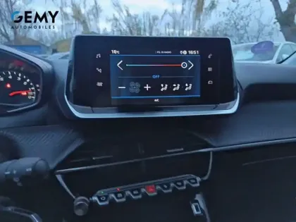 Photo 16 Peugeot 208  PureTech 100 S&S BVM6