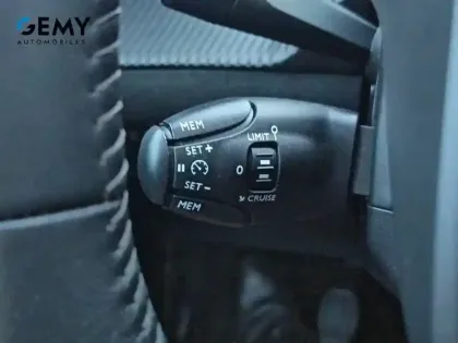 Photo 20 Peugeot 208  PureTech 100 S&S BVM6