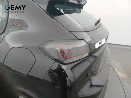 Photo 16 Peugeot 208  Hybrid 110 e-DCS6