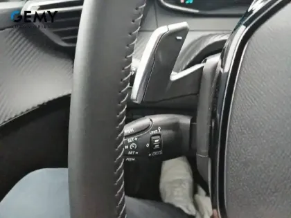 Photo 36 Peugeot 208  Hybrid 110 e-DCS6