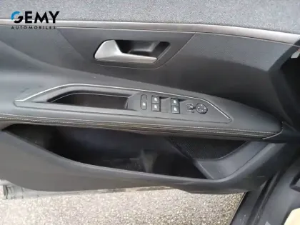 Photo 12 Peugeot 3008  Puretech 130ch S&S BVM6