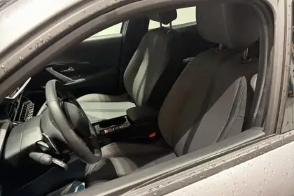 Photo 9 Peugeot 2008  PureTech 130 S&S EAT8