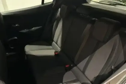 Photo 10 Peugeot 2008  PureTech 130 S&S EAT8