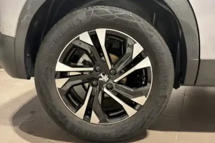 Photo 13 Peugeot 2008  PureTech 130 S&S EAT8