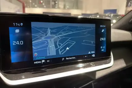 Photo 19 Peugeot 2008  PureTech 130 S&S EAT8