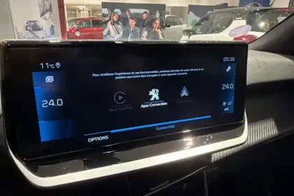 Photo 24 Peugeot 2008  PureTech 130 S&S EAT8