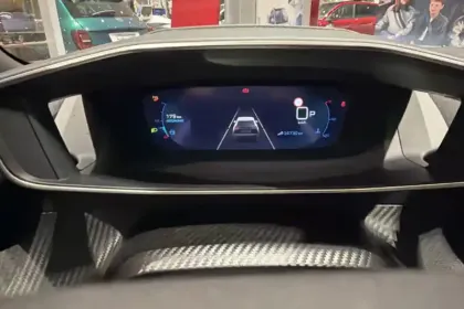 Photo 17 Peugeot 2008  PureTech 130 S&S EAT8