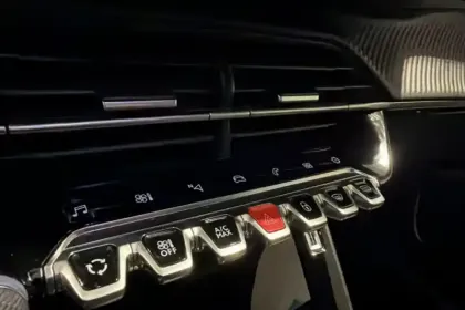 Photo 20 Peugeot 2008  PureTech 130 S&S EAT8