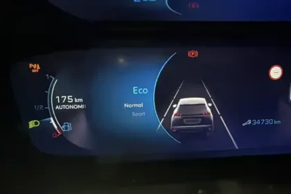 Photo 22 Peugeot 2008  PureTech 130 S&S EAT8