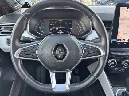 Photo 19 Renault Clio  E-Tech 140