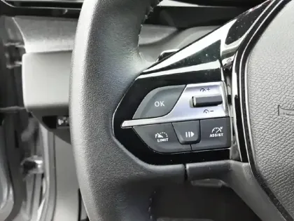 Photo 18 Peugeot 308  SW BlueHDi 130ch S&S EAT8