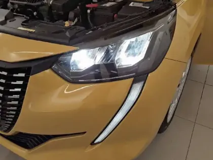 Photo 15 Peugeot 208  PureTech 75 S&S BVM5