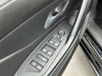 Photo 17 Peugeot 308  SW BlueHDi 130ch S&S EAT8