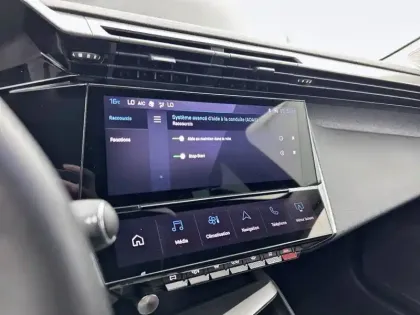 Photo 21 Peugeot 308  SW BlueHDi 130ch S&S EAT8