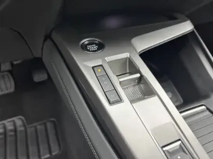 Photo 13 Peugeot 308  SW BlueHDi 130ch S&S EAT8