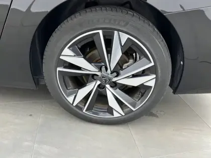 Photo 12 Peugeot 308  SW BlueHDi 130ch S&S EAT8