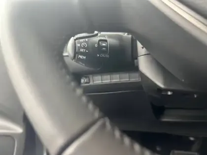 Photo 18 Peugeot 208  Hybrid 100 e-DCS6