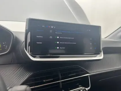 Photo 19 Peugeot 208  Hybrid 100 e-DCS6