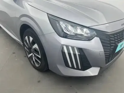 Photo 35 Peugeot 208  Hybrid 100 e-DCS6