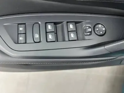 Photo 18 Peugeot 308  SW BlueHDi 130ch S&S EAT8