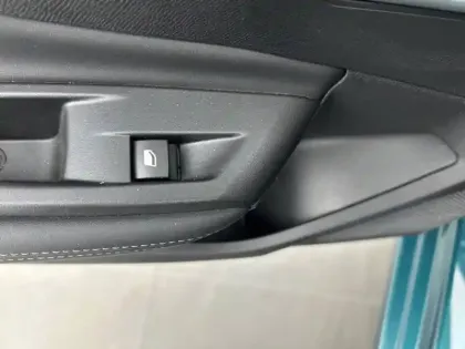 Photo 14 Peugeot 308  SW BlueHDi 130ch S&S EAT8