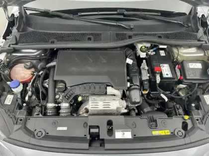 Photo 20 Peugeot 208  PureTech 100 S&S EAT8