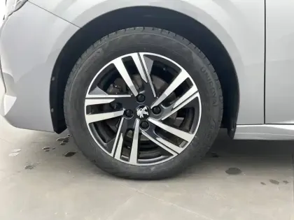 Photo 34 Peugeot 208  PureTech 100 S&S EAT8