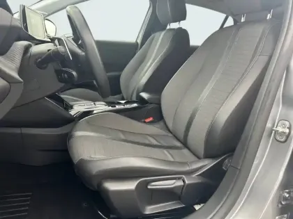 Photo 32 Peugeot 208  PureTech 100 S&S EAT8