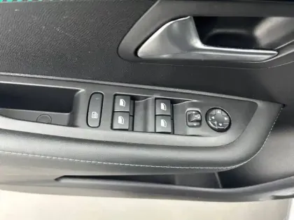 Photo 43 Peugeot 208  PureTech 100 S&S EAT8