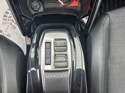 Photo 35 Peugeot 208  PureTech 100 S&S EAT8