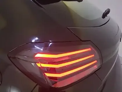 Photo 47 Peugeot 208  Hybrid 100 e-DCS6