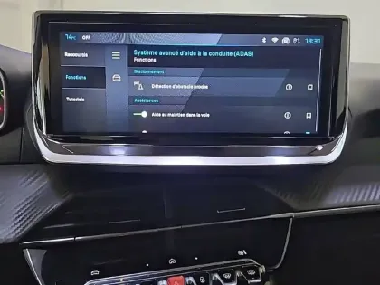 Photo 51 Peugeot 208  Hybrid 100 e-DCS6