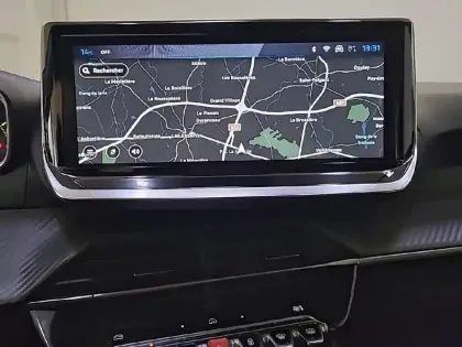 Photo 49 Peugeot 208  Hybrid 100 e-DCS6