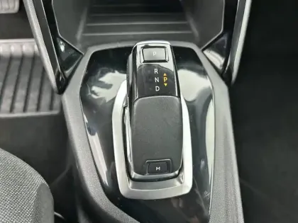 Photo 13 Peugeot 2008  PureTech 130 S&S EAT8