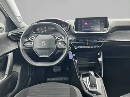 Photo 7 Peugeot 2008  PureTech 130 S&S EAT8