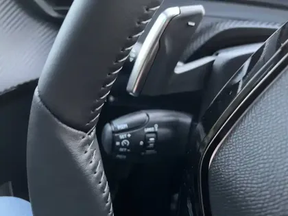 Photo 23 Peugeot 208  Hybrid 110 e-DCS6