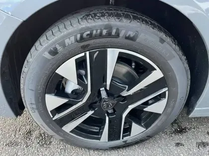 Photo 108 Peugeot 208  Hybrid 110 e-DCS6