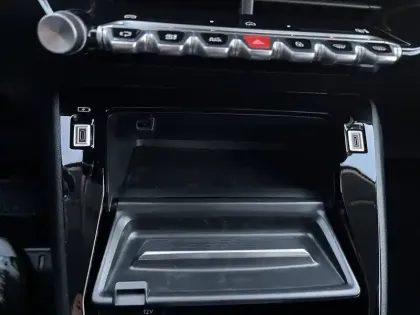 Photo 28 Peugeot 208  Hybrid 110 e-DCS6