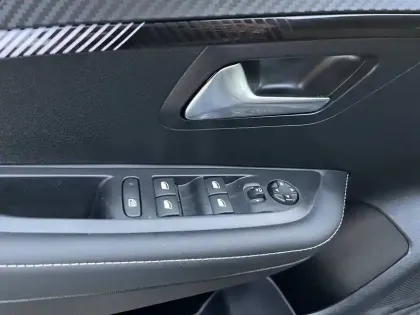 Photo 14 Peugeot 208  Hybrid 110 e-DCS6