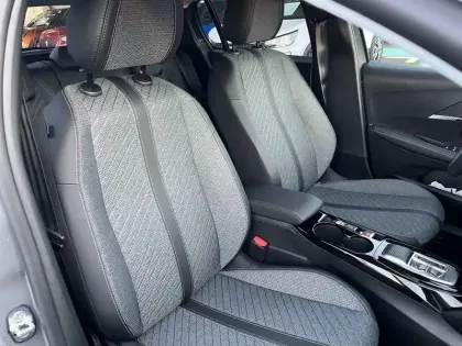 Photo 19 Peugeot 208  Hybrid 110 e-DCS6